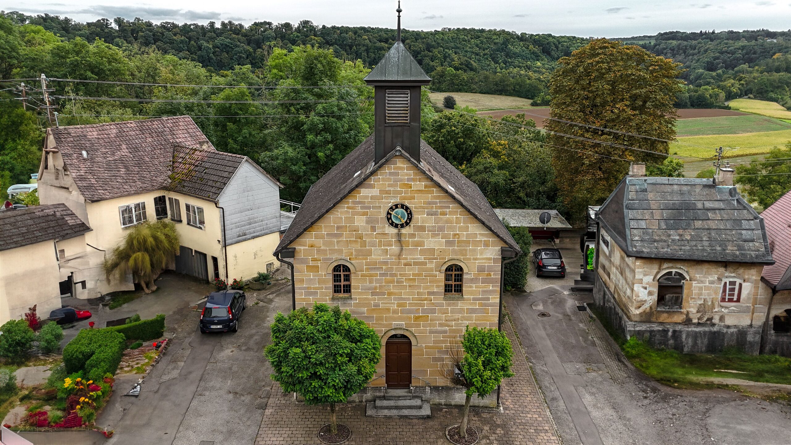 03-Dorfkirche-HornbergHP Luftaufnahme der Dorfkirche in Hornberg